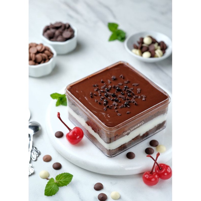 

Turkish Choco Dessert Box