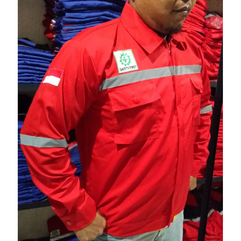 WEARPACK SAFETY / KEMEJA SAFETY / BAJU SAFETY LENGAN PANJANG / BAJU PROYEK KEREN / BAJU KERJA PRIA PROYEK / BAJU KERJA PIRA LAPANGAN / BAJU MEKANIK / BAJU WEARPACK / WERFAK PRIA KERJA / BAJU WEARPACK KERJA PROYEK / BAJU TAMBANG / MERAH POLOS
