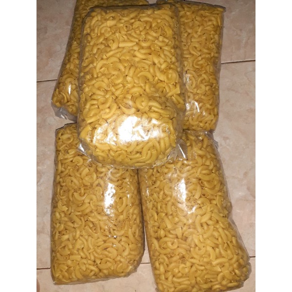 

Makaroni Kriuk Bantet Mentah 1KG Kiloan