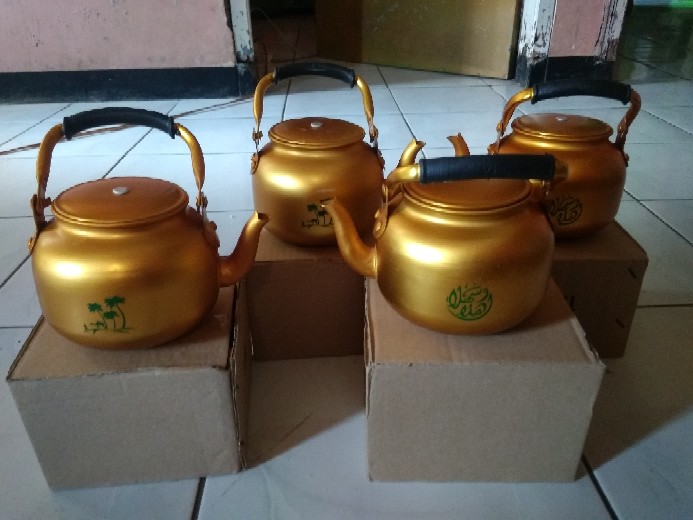 Teko Kuning Arab 1 Liter | Oleh Oleh Haji Dan Umroh
