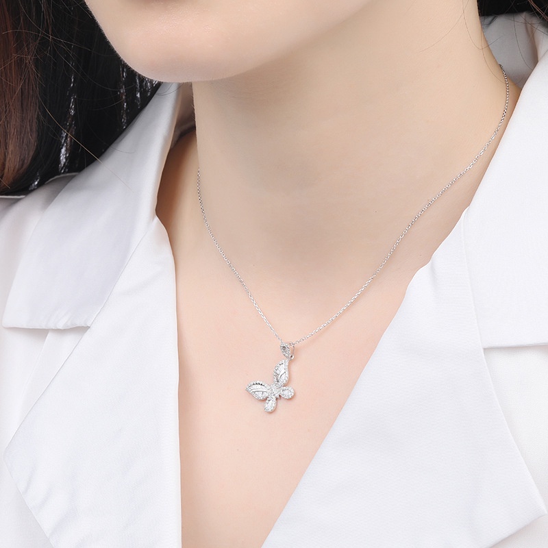 [Ready Stock]Fashion Diamond Butterfly Pendant Luxury Necklace