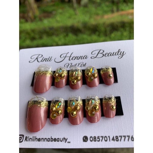 Kuku palsu pernikahan fake nail wedding nail art pink