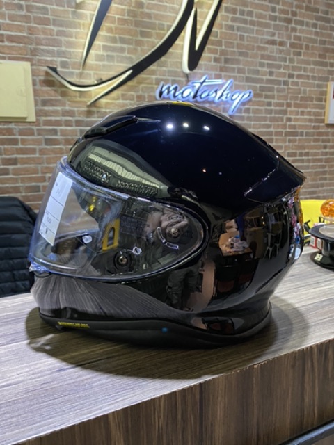Shoei Z7 Black Gloss