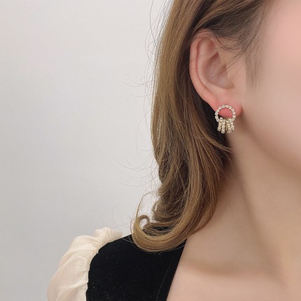 Mysterygirl - 1Set Aksesoris Anting Tusuk Earrings Gantung Panjang Metal/Aksen Rumbai Benang Gaya Bohemian untuk Wanita 1Pcs/set