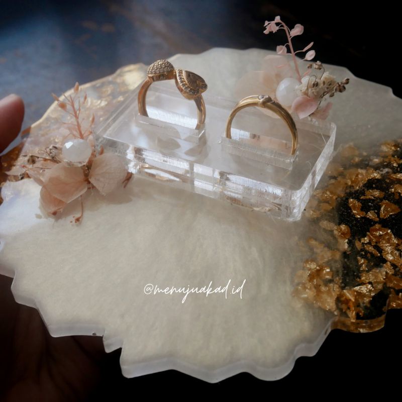 Ring box akrilik kotak cincin lamaran pernikahan
