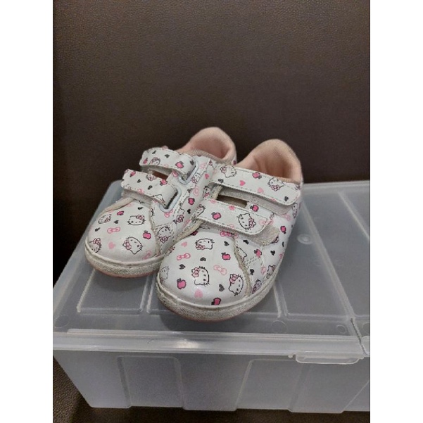 sepatu anak perempuan preloved hello kitty