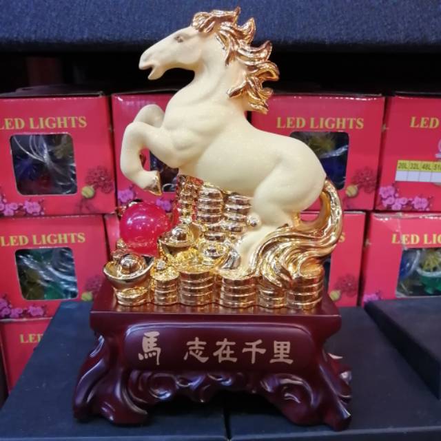 F.8 patung 12 shio (shio kuda)