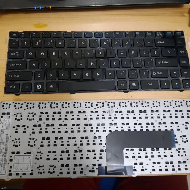 Keyboard Laptop  Axio W540 RNO RNE Model Frame  hitam