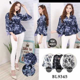  Baju  atasan blouse motif bunga flower  pergi jalan santai 