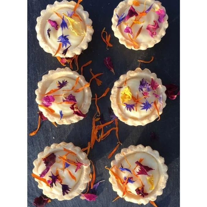 

Dried Edible Flower Mix Bunga Kering Hiasan Kue Makanan Bunga 20Gr