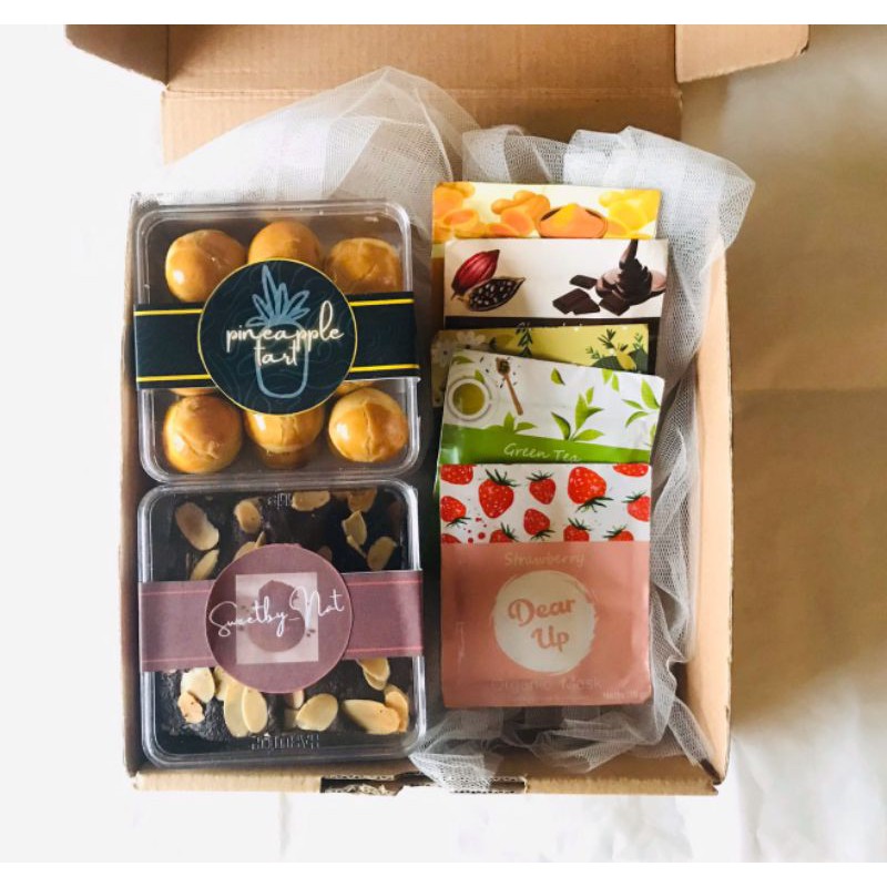 

Set Sweet Valentine Hampers