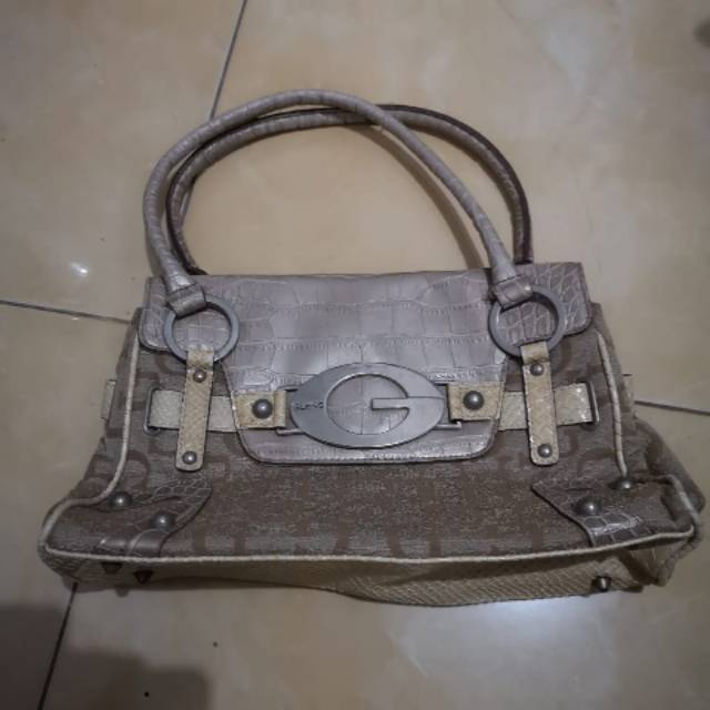 Tas hita n guess