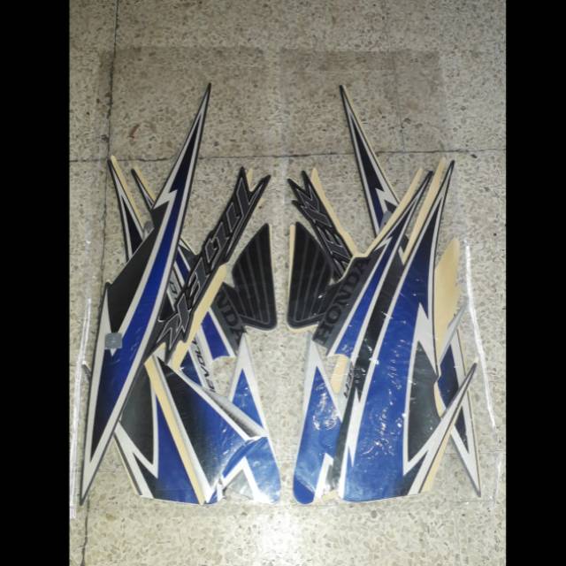 Striping Sticker Standar Original Tiger Revo 2013 TIREV