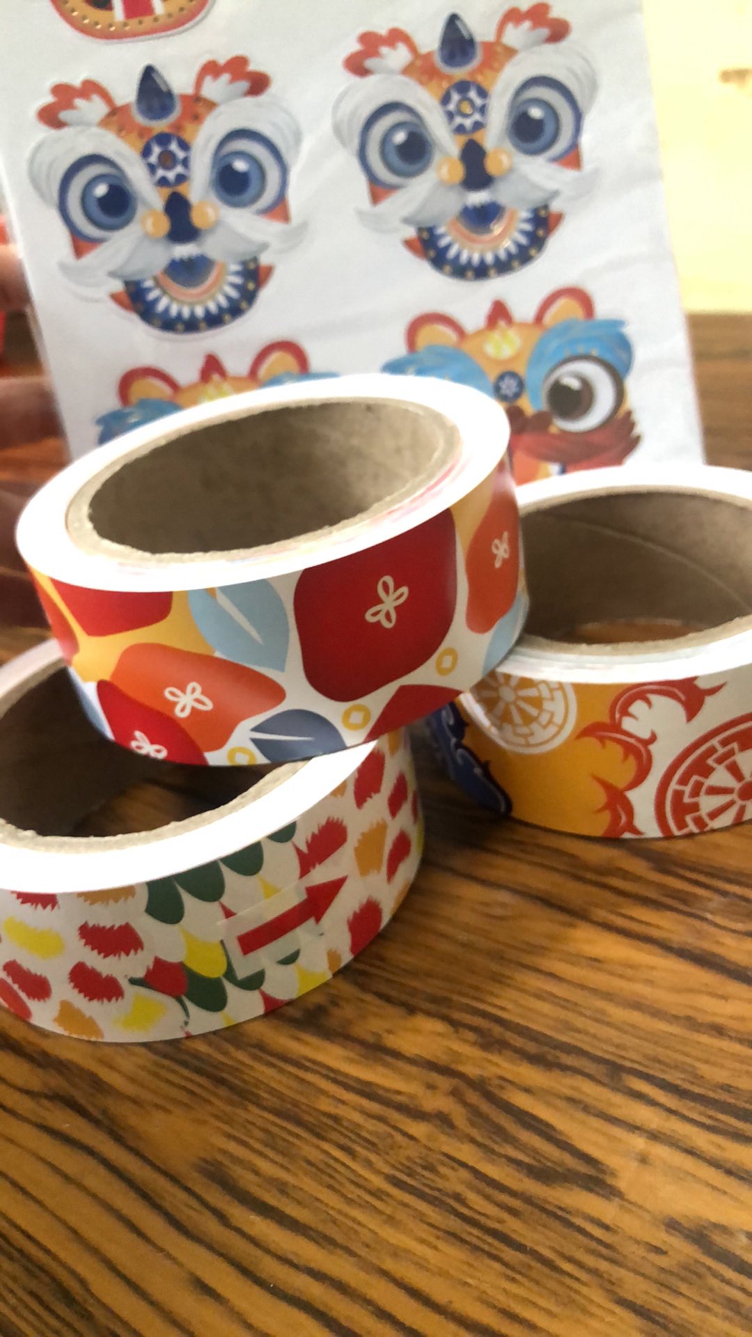 Pita Motif, Edisi Imlek, Hiasan