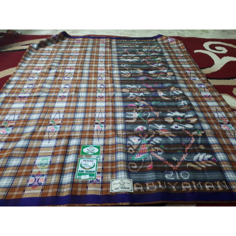 Sarung Abu yaman Sutera 210