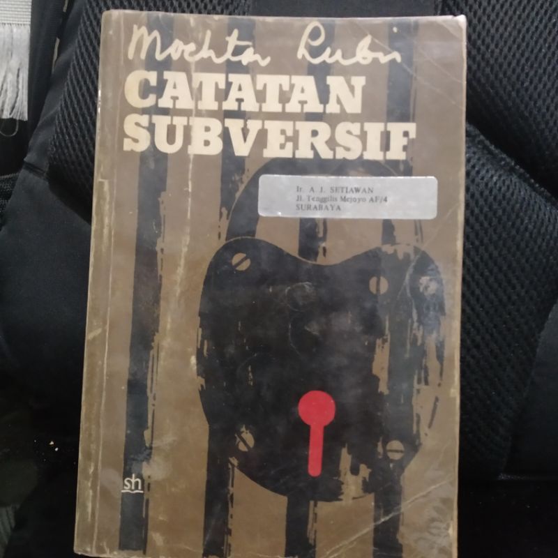 CATATAN SUBVERSIF Mochtar Lubis Buku Bekas Buku lama Buku Vintage