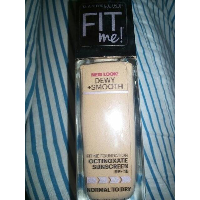 Maybelline fit me dewy look 220 foundation