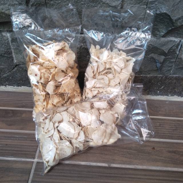 

Basreng maknyoes 1/4 kg ayoo buruan...enak, renyah, mantap pokoknya