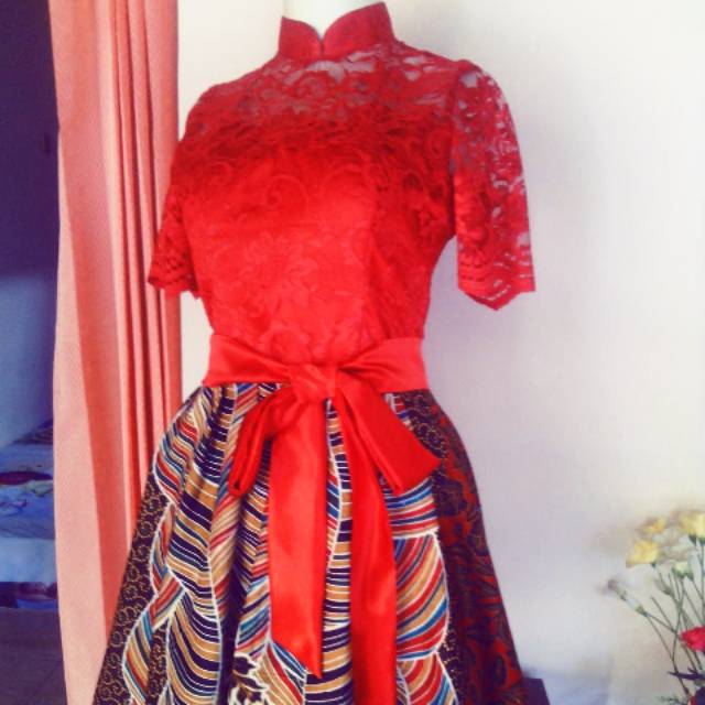GAUN PESTA BATIK MERAH