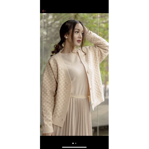 SOLD sweater buttonscarves SOLD