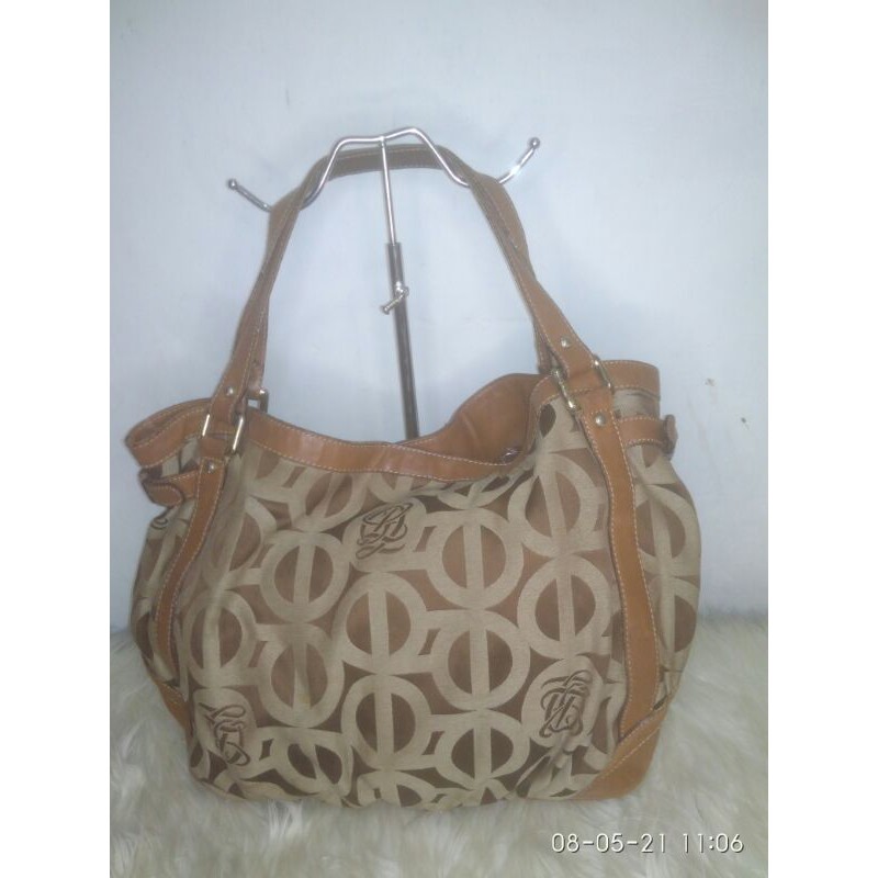 Tas wanita/Preloved/Second Branded "Louis Quartorze"
minus pemakaian.