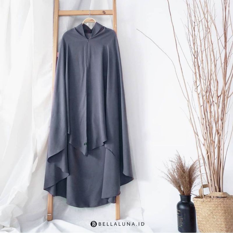 ZYRA KHIMAR BELLALUNA