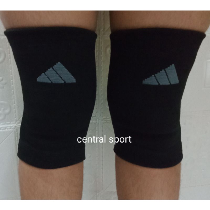 ADIDAS Knee Deker Pelindung Lutut Sepasang Futsal Bola Badminton Volly Cidera Nyeri