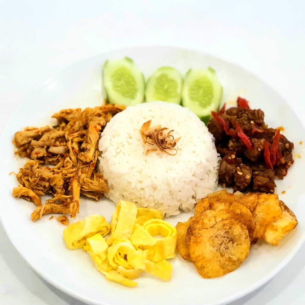 

Nasi Rames Galaksi Ayam Suwir dan Lauk