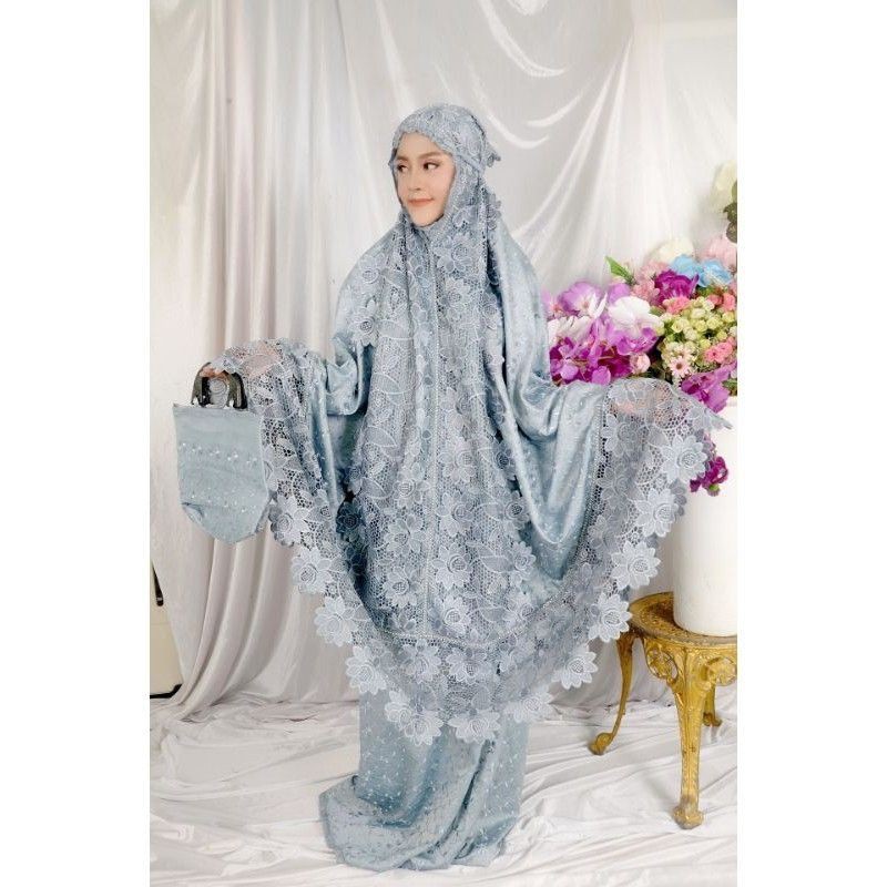 MUKENA MEWAH SUTRA PRADA SYAHRINI