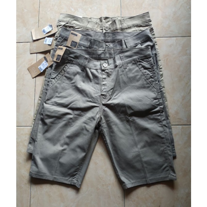RAF celana chinos pendek pria size 36