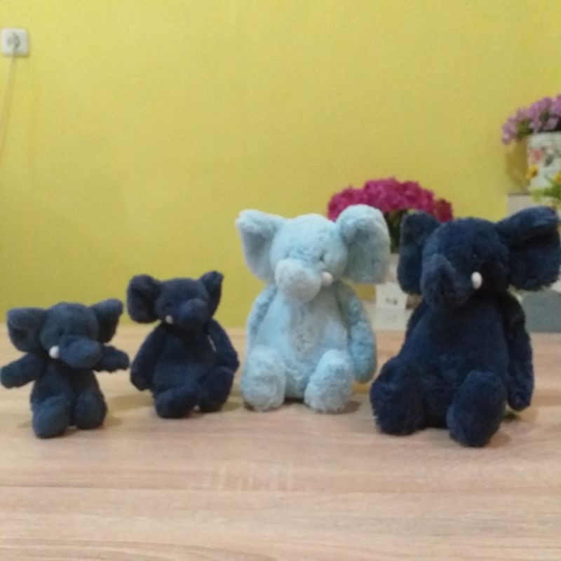 Bashful Elephant Jellycat / Boneka Gajah Jellycat