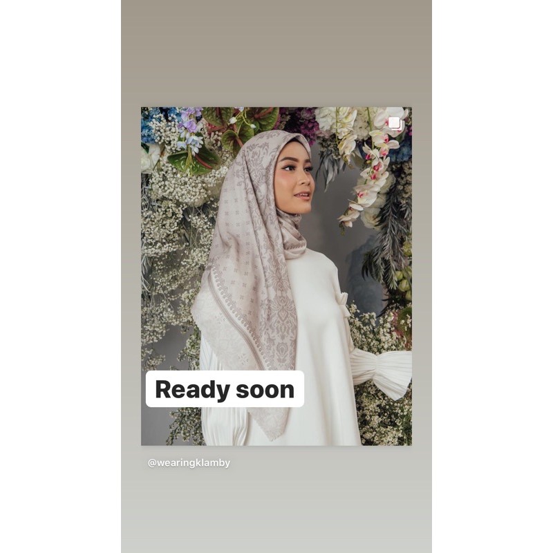 Wearingklamby Anggrek Scarf Miltonia