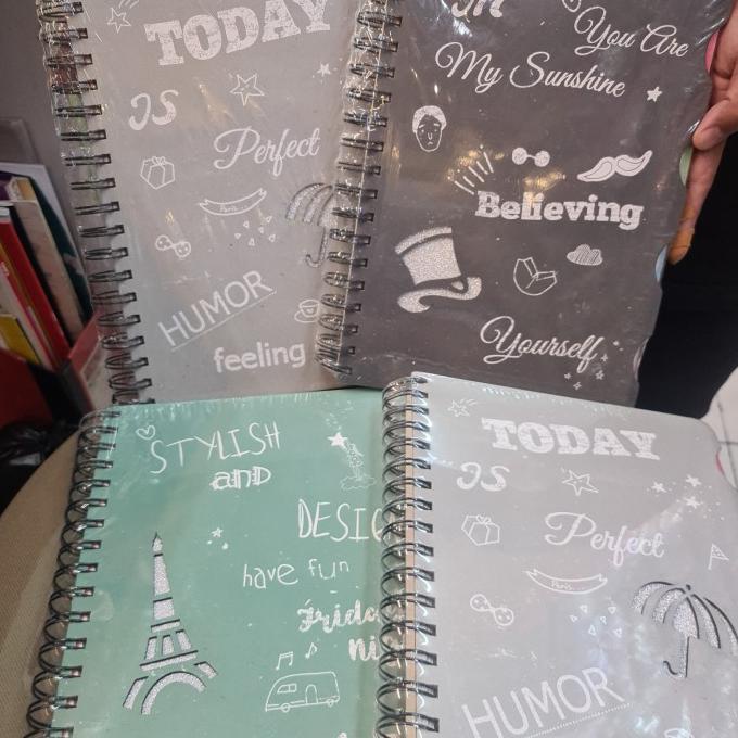 

Yang Dicari] Notebook Spiral B5 Hardcover 132 Lembar Impor