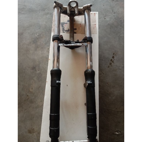 shock depan Pulsar 220