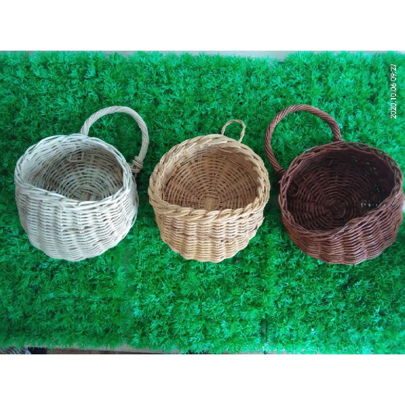 vas rotan bulat sedang