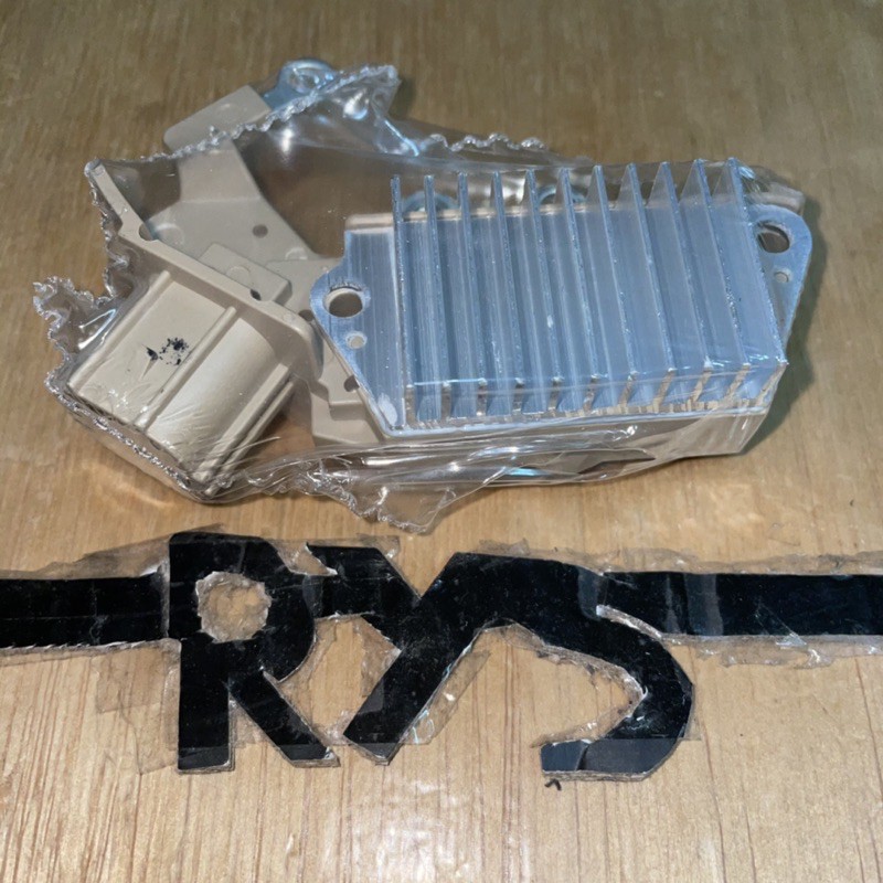 HINO LOHAN LOUHAN TI 500 IC REGULATOR ALTERNATOR CAS DINAMO AMPER AMPERE PENGISIAN / SOKET SOCKET IC