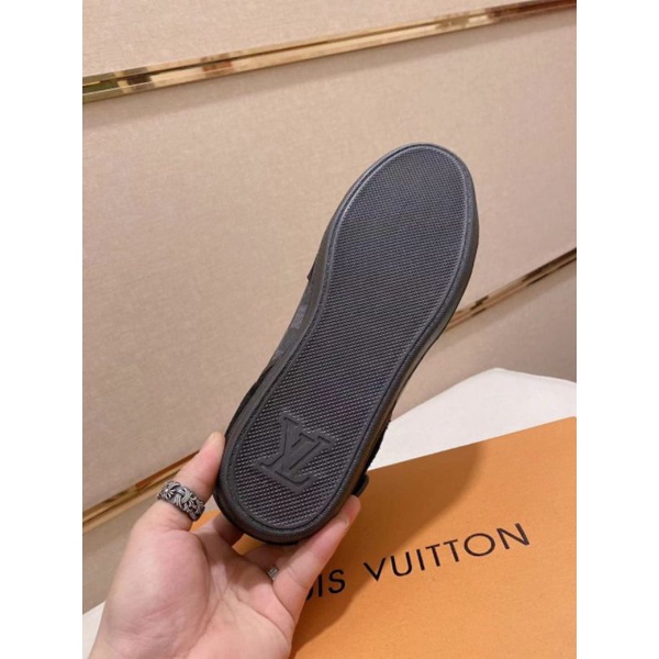 Sepatu lv sneaker mirror quality pria lou is vuitton