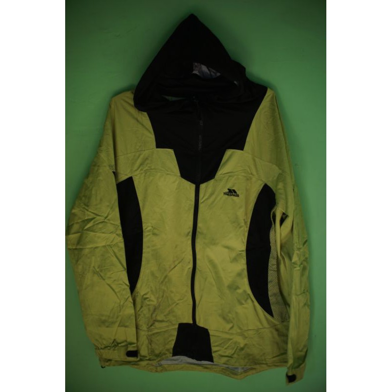 JAKET RUNNING TRESSPAS