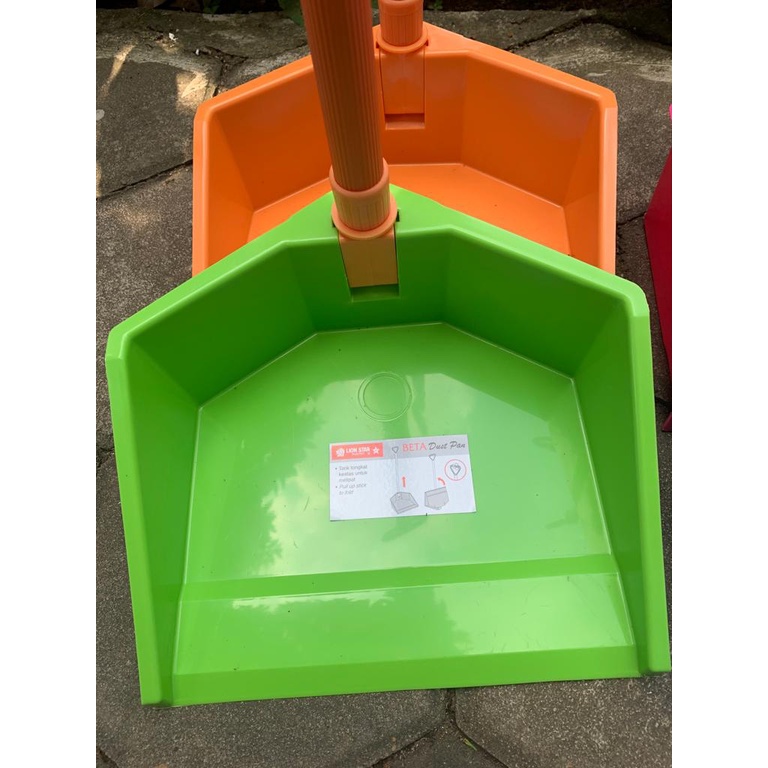 Pengki/ Beta Dust Pan Lion Star DP-1