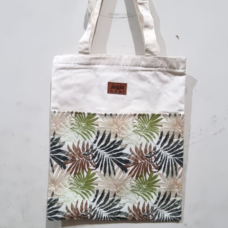 tas totebag/ Tas jogja/ oleh oleh khas jogja/ totebag kanvas/ tas malioboro