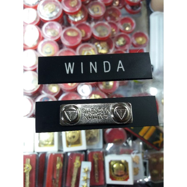 

Papan Nama | Name tag | Nama Dada Gravo Hitam doft Bahan Acrilik Magnet