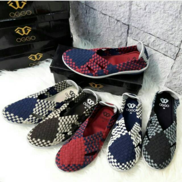 Sepatu rajut anyaman OGGO 915 flat