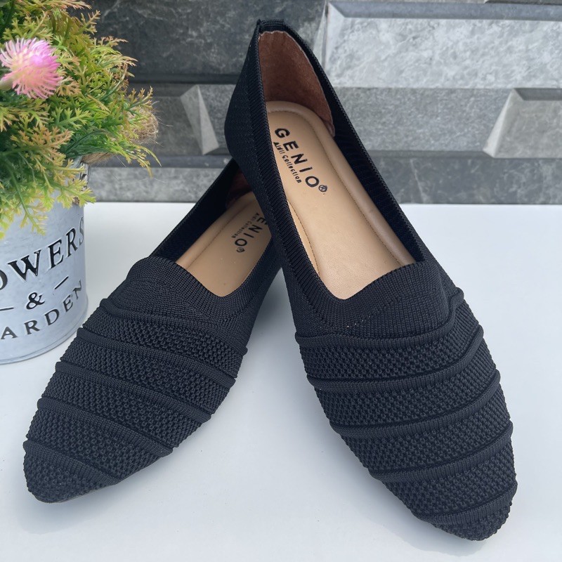 Ovivi Sepatu Flat Rajut Wanita E33