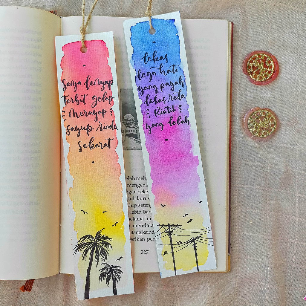 

CUSTOM AESTHETIC BOOKMARK WATERCOLOR PAINTING