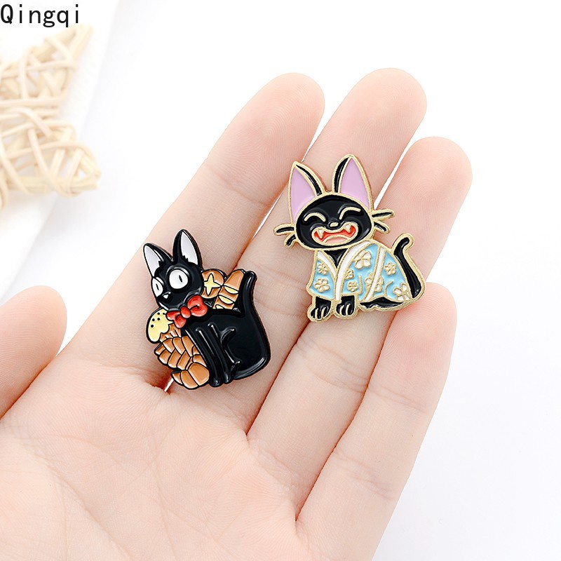 Bros Pin Enamel Desain Kartun Hewan Kucing JiJi Warna Hitam Untuk Tas Topi Pakaian