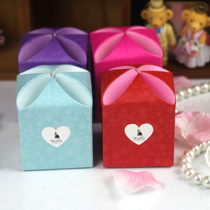 

WAJIK | kotak kado hadiah, kotak souvenir wedding pernikahan tunangan