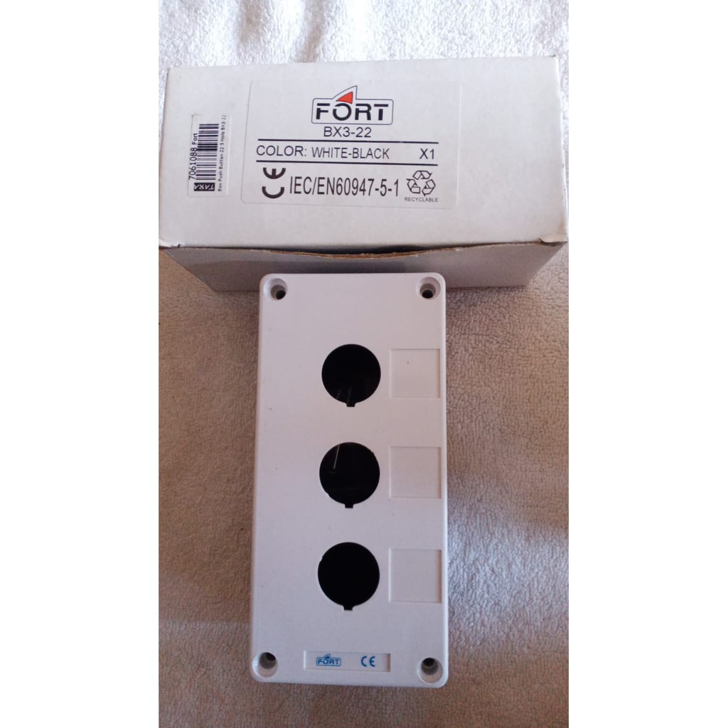 

Box Push Button 22 MM 3 Hole White BX3-22 - 7061088