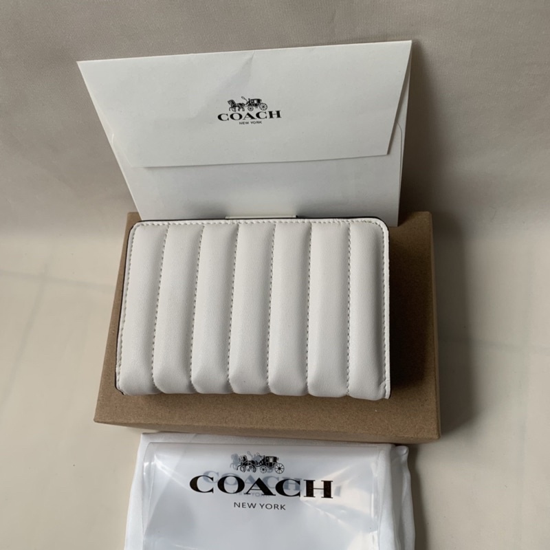 Coach Medium Corner Zip Wallet With Quilting(C3454)