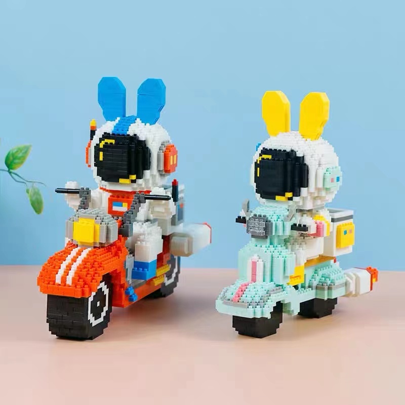 Blok Bangunan Partikel Kecil Miniatur 3d scooter Astronot