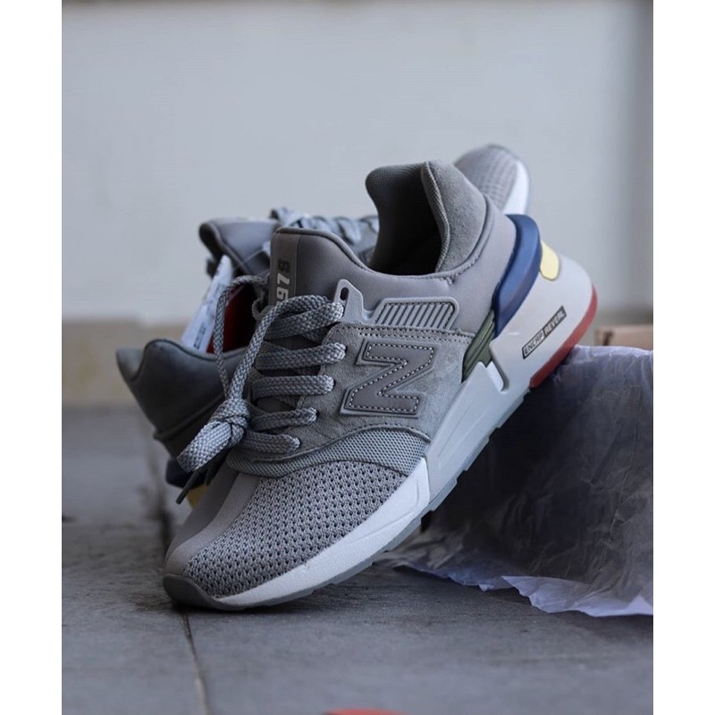 NEW BALANCE 997s GREY